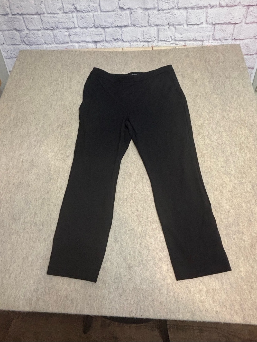Classic Straight-Leg Pull-On Pants in Black